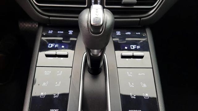 2022 Porsche Macan Macan