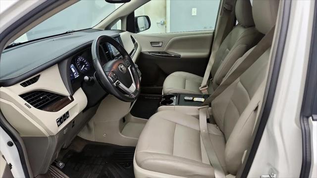2016 Toyota Sienna XLE Premium 8 Passenger