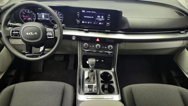 2022 Kia Carnival MPV LX