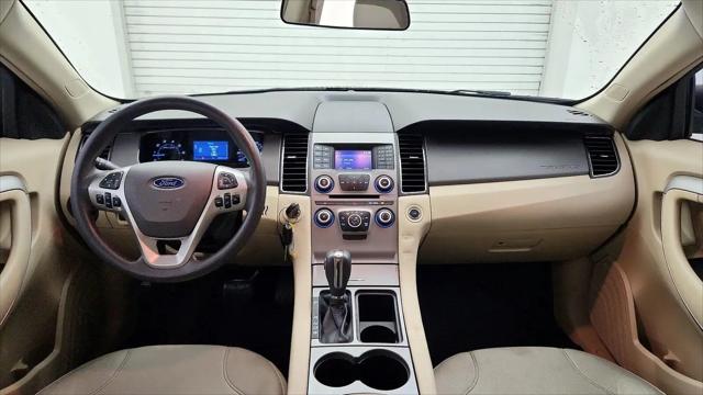 2016 Ford Taurus SE