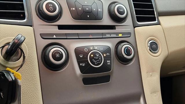 2016 Ford Taurus SE