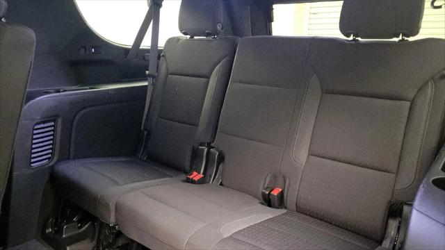2024 Chevrolet Suburban 2WD LS