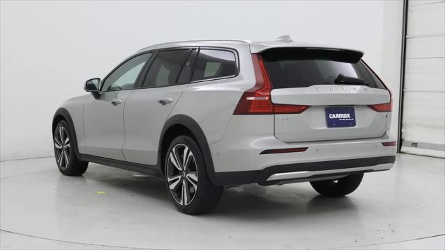 2025 Volvo V60 Cross Country Plus, B5 AWD Gas (mild hybrid)