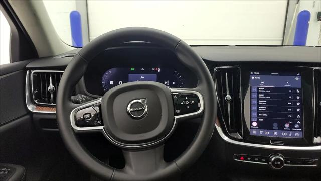2025 Volvo V60 Cross Country Plus, B5 AWD Gas (mild hybrid)
