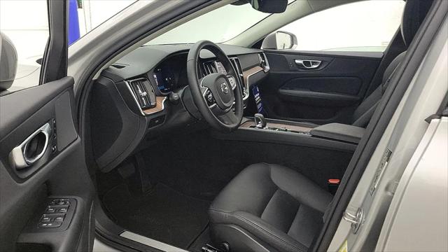2025 Volvo V60 Cross Country Plus, B5 AWD Gas (mild hybrid)