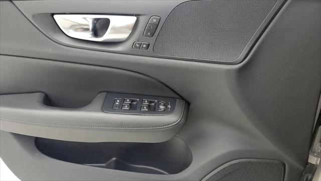 2025 Volvo V60 Cross Country Plus, B5 AWD Gas (mild hybrid)