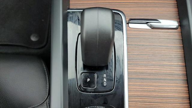 2025 Volvo V60 Cross Country Plus, B5 AWD Gas (mild hybrid)