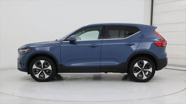 2023 Volvo XC40 B5 Plus Bright Theme