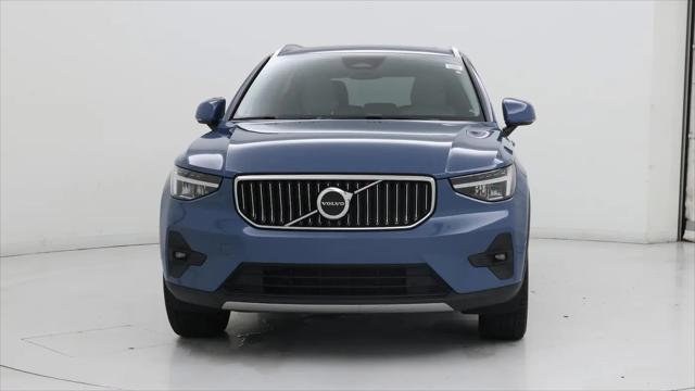 2023 Volvo XC40 B5 Plus Bright Theme