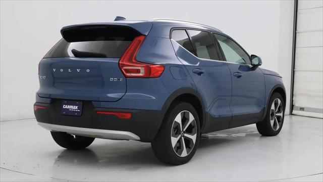 2023 Volvo XC40 B5 Plus Bright Theme