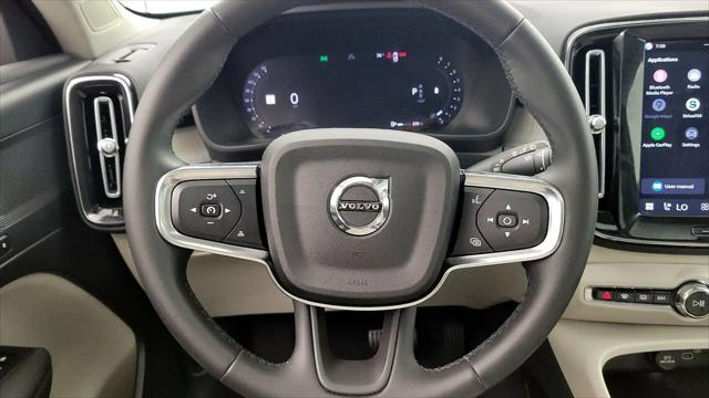 2023 Volvo XC40 B5 Plus Bright Theme