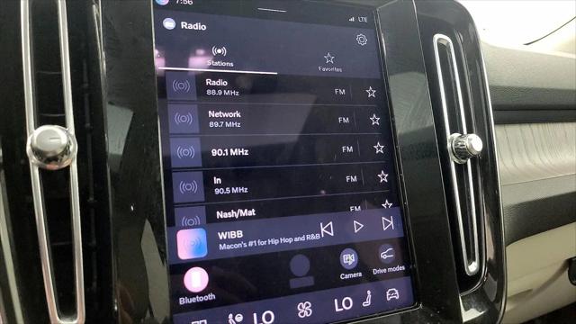 2023 Volvo XC40 B5 Plus Bright Theme