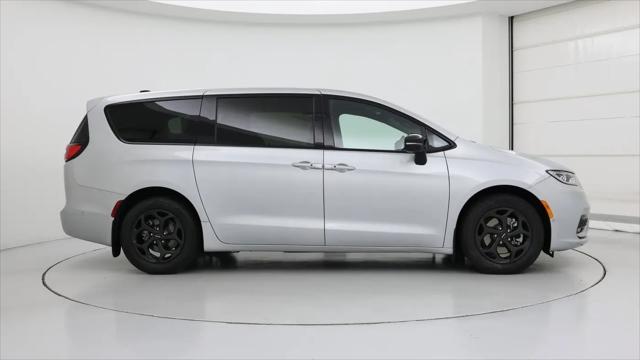 2023 Chrysler Pacifica Hybrid Limited