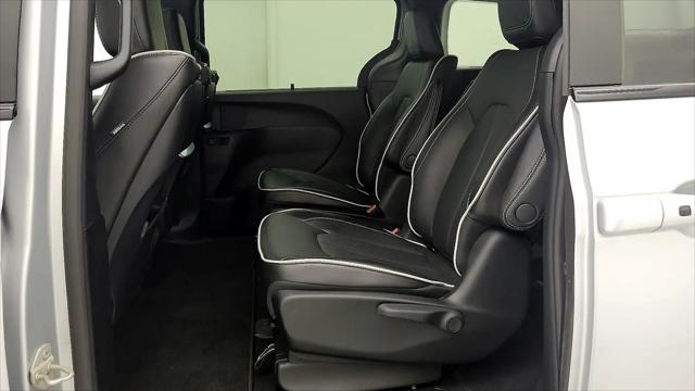 2023 Chrysler Pacifica Hybrid Limited