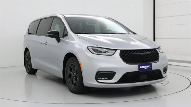 2023 Chrysler Pacifica Hybrid Limited for sale in Fairfield, CA