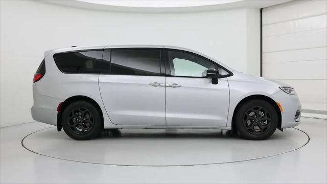 2023 Chrysler Pacifica Hybrid Limited