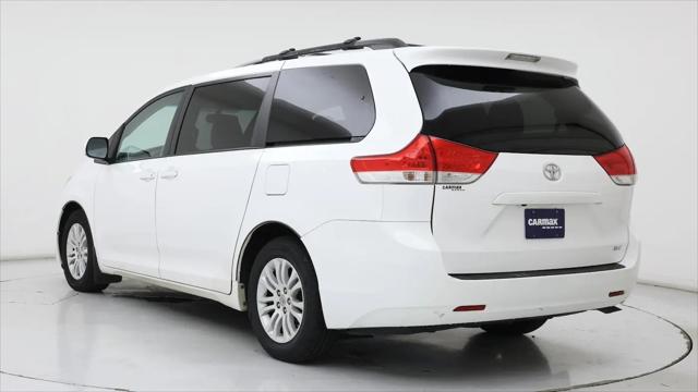 2014 Toyota Sienna XLE V6 8 Passenger