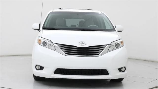2014 Toyota Sienna XLE V6 8 Passenger