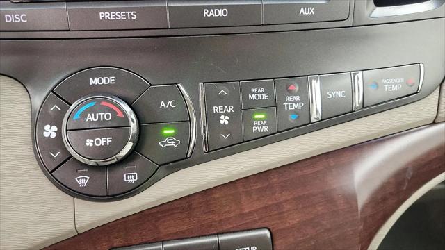 2014 Toyota Sienna XLE V6 8 Passenger