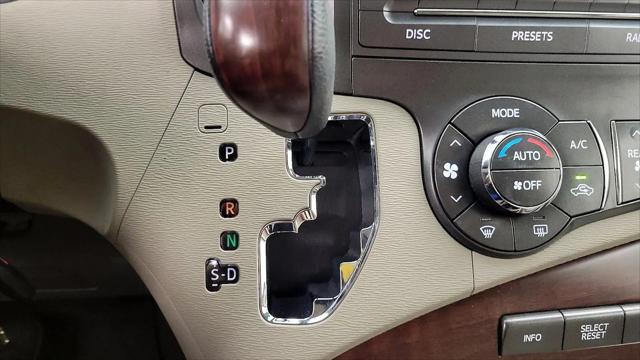 2014 Toyota Sienna XLE V6 8 Passenger