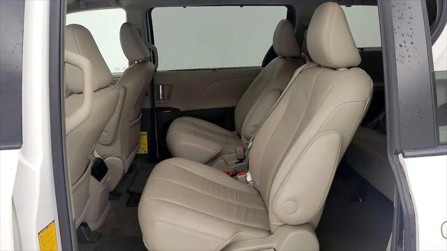 2014 Toyota Sienna XLE V6 8 Passenger