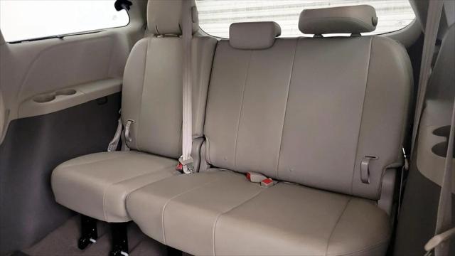 2014 Toyota Sienna XLE V6 8 Passenger