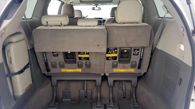 2014 Toyota Sienna XLE V6 8 Passenger