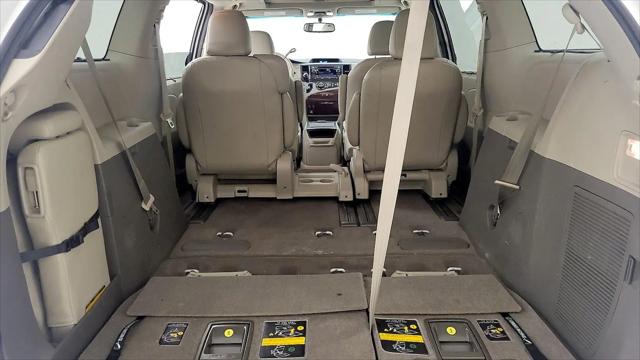 2014 Toyota Sienna XLE V6 8 Passenger