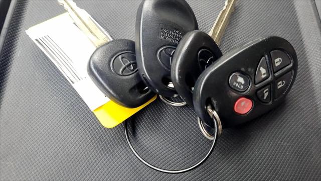 2014 Toyota Sienna XLE V6 8 Passenger