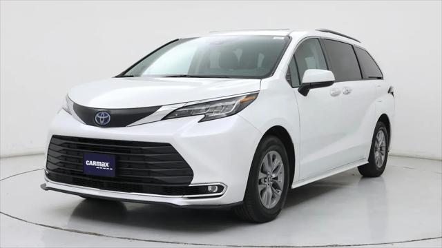 2022 Toyota Sienna XLE
