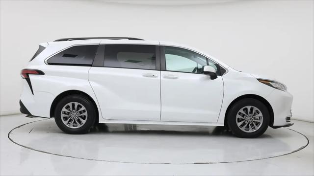 2022 Toyota Sienna XLE