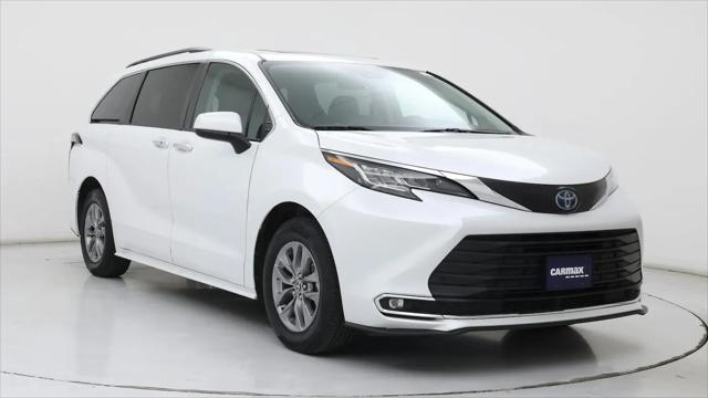 2022 Toyota Sienna XLE for sale in Wichita, KS
