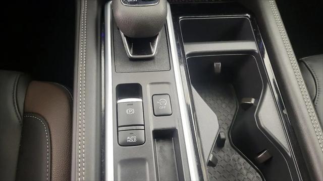 2025 Nissan Pathfinder Platinum FWD