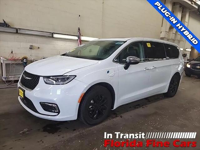 2023 Chrysler Pacifica Hybrid Limited for sale in Miami, FL