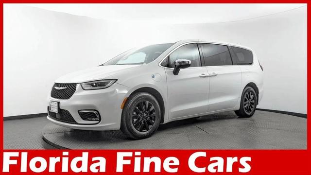 2023 Chrysler Pacifica Hybrid Limited for sale in Miami, FL