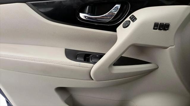 2021 Nissan Rogue Sport SL FWD Xtronic CVT