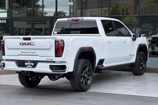 2025 GMC Sierra 2500HD 4WD Crew Cab Standard Bed AT4
