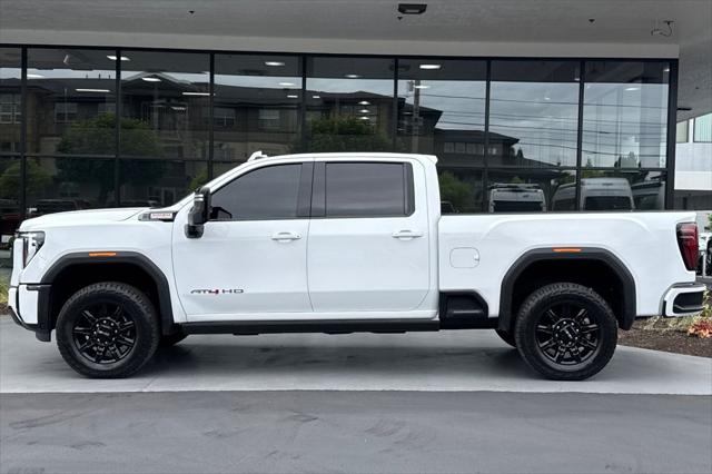 2025 GMC Sierra 2500HD 4WD Crew Cab Standard Bed AT4