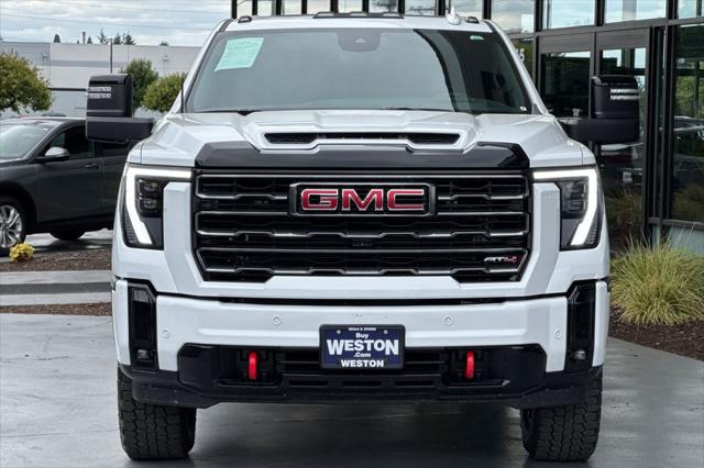 2025 GMC Sierra 2500HD 4WD Crew Cab Standard Bed AT4