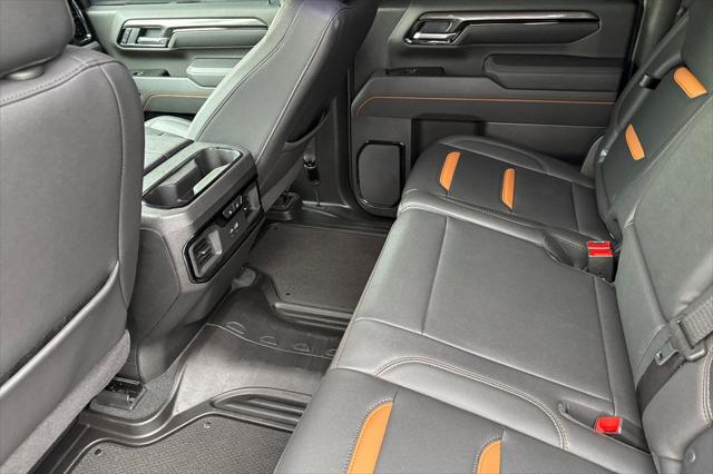 2025 GMC Sierra 2500HD 4WD Crew Cab Standard Bed AT4
