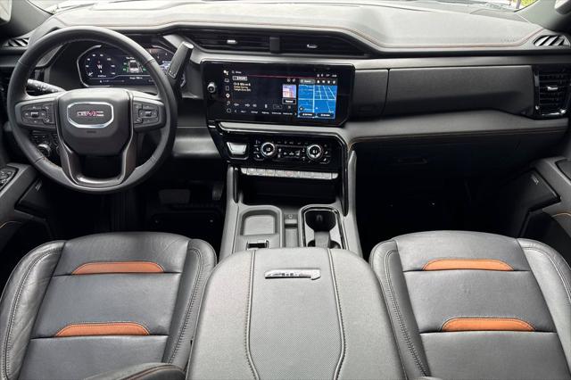 2025 GMC Sierra 2500HD 4WD Crew Cab Standard Bed AT4