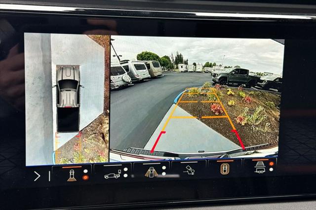 2025 GMC Sierra 2500HD 4WD Crew Cab Standard Bed AT4