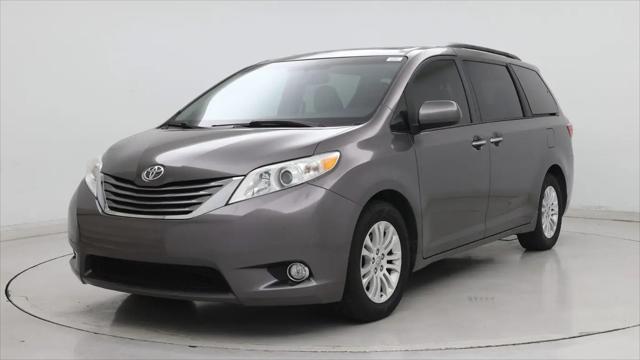 2017 Toyota Sienna XLE Premium 8 Passenger