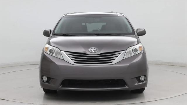 2017 Toyota Sienna XLE Premium 8 Passenger