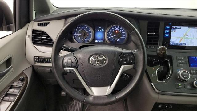 2017 Toyota Sienna XLE Premium 8 Passenger