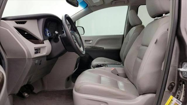 2017 Toyota Sienna XLE Premium 8 Passenger