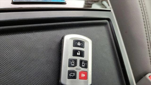 2017 Toyota Sienna XLE Premium 8 Passenger