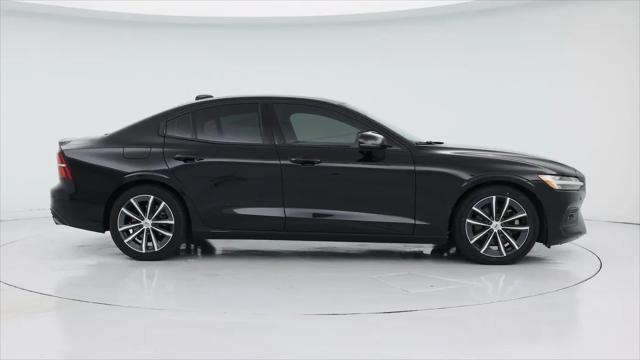 2021 Volvo S60 T5 Momentum