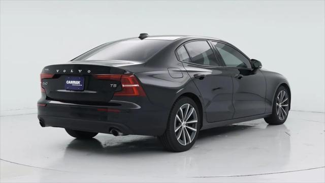 2021 Volvo S60 T5 Momentum