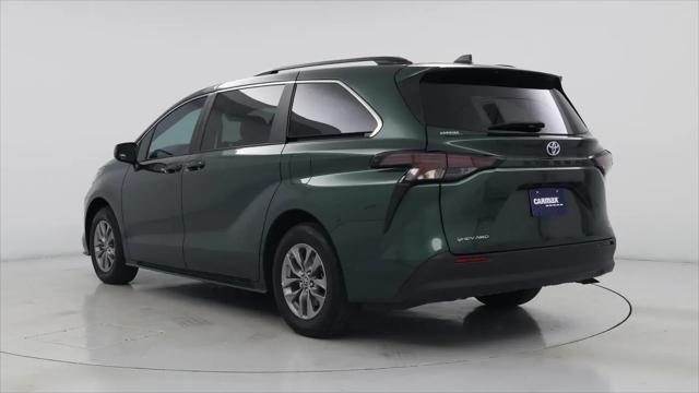 2025 Toyota Sienna LE